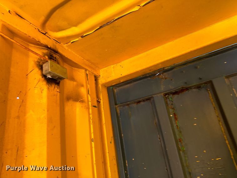 image for item DQ0643 Shipping container with fuel tank