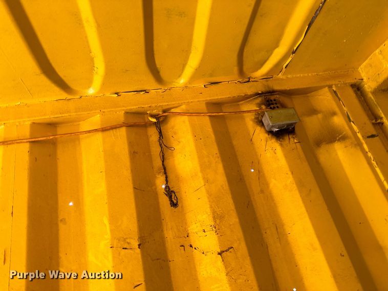 image for item DQ0643 Shipping container with fuel tank