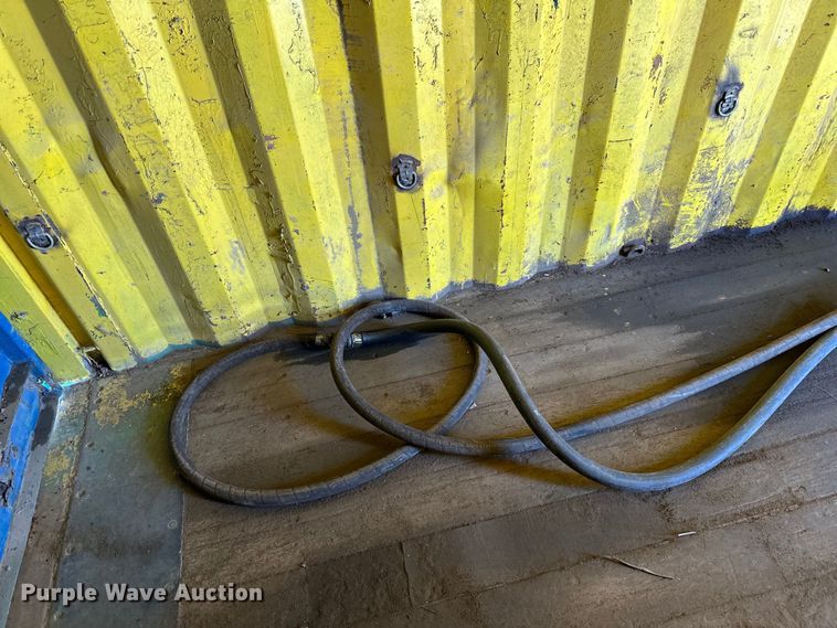 image for item DQ0643 Shipping container with fuel tank