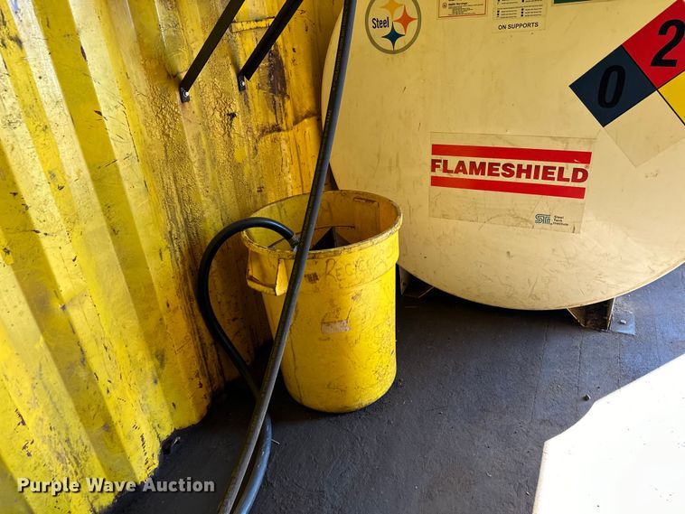 image for item DQ0643 Shipping container with fuel tank