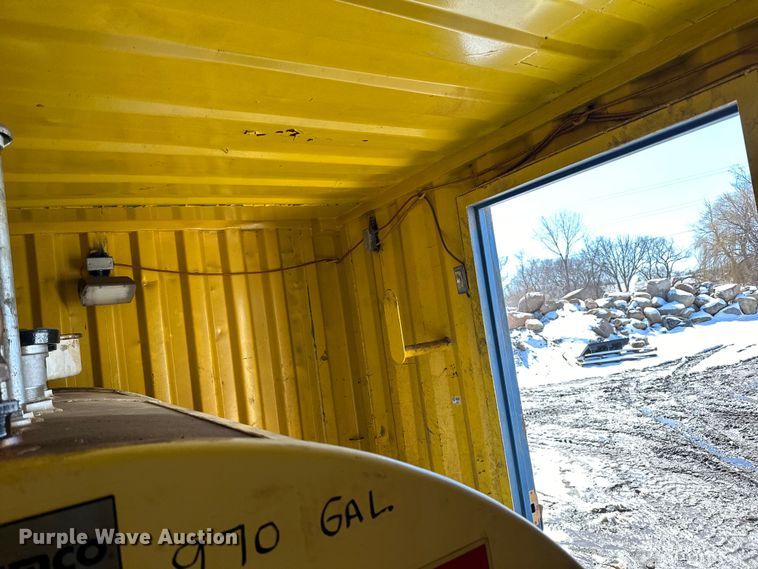 image for item DQ0643 Shipping container with fuel tank