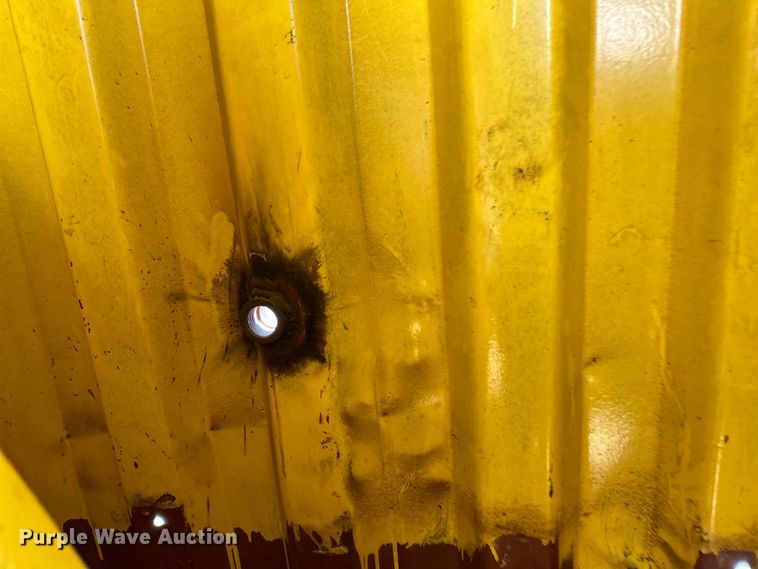 image for item DQ0643 Shipping container with fuel tank