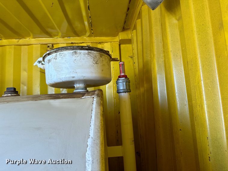 image for item DQ0643 Shipping container with fuel tank