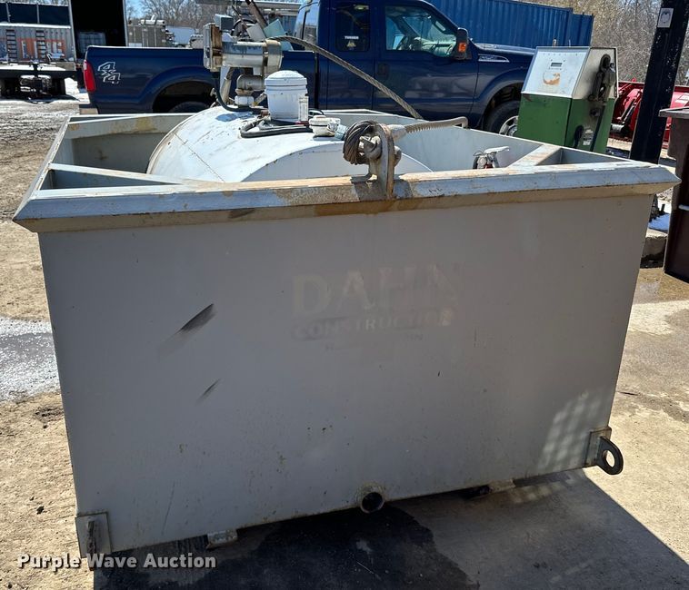 image for item DQ0644 Fuel tank