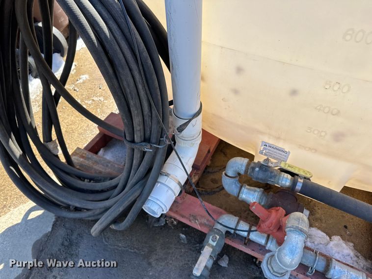 image for item DQ0646 Water tank 