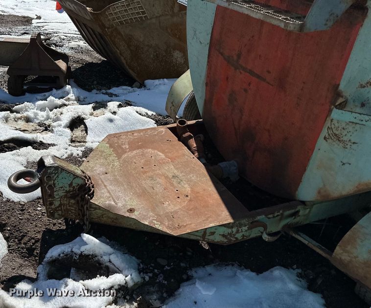 image for item DQ0649 Shop built tank trailer