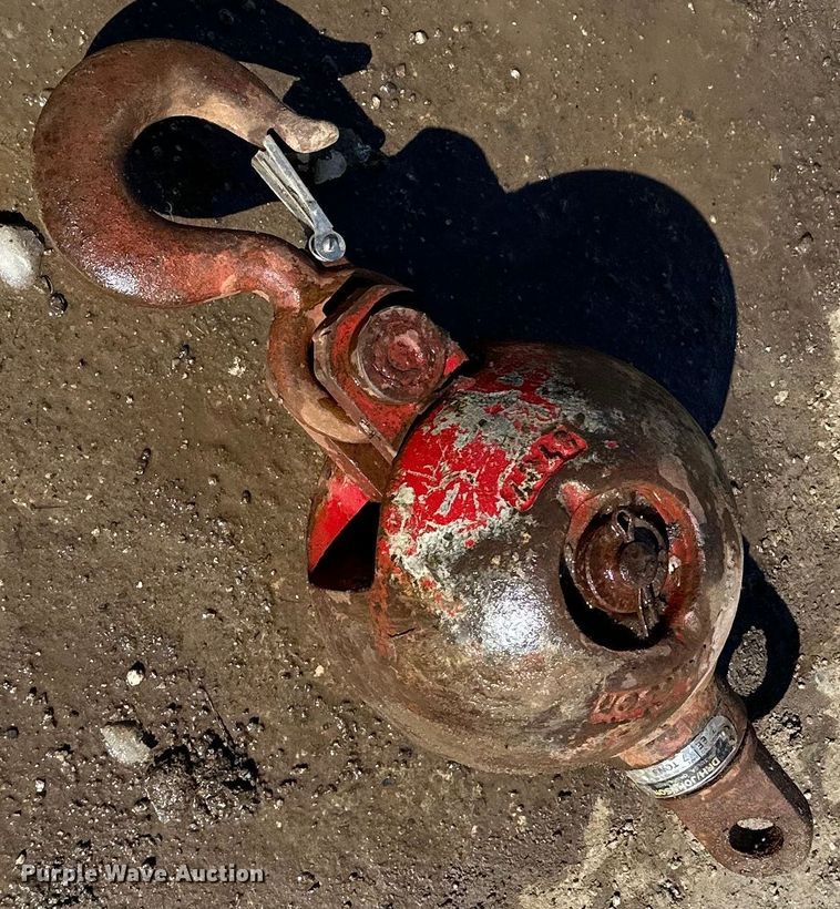 image for item DQ0652 D&H Johnson  crane ball and hook 