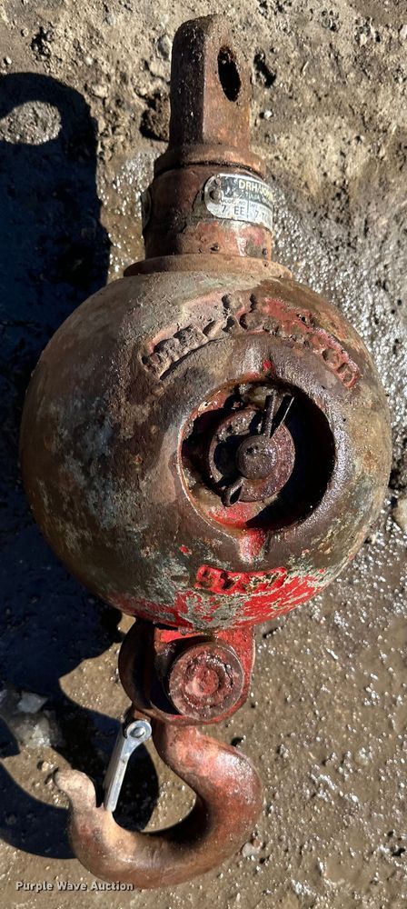 image for item DQ0652 D&H Johnson  crane ball and hook 