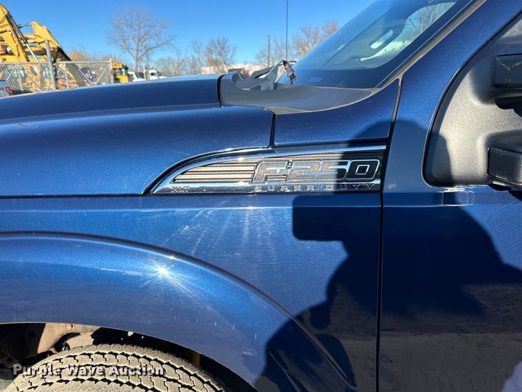 image for item DQ0695 2012 Ford F250 SuperCab pickup truck