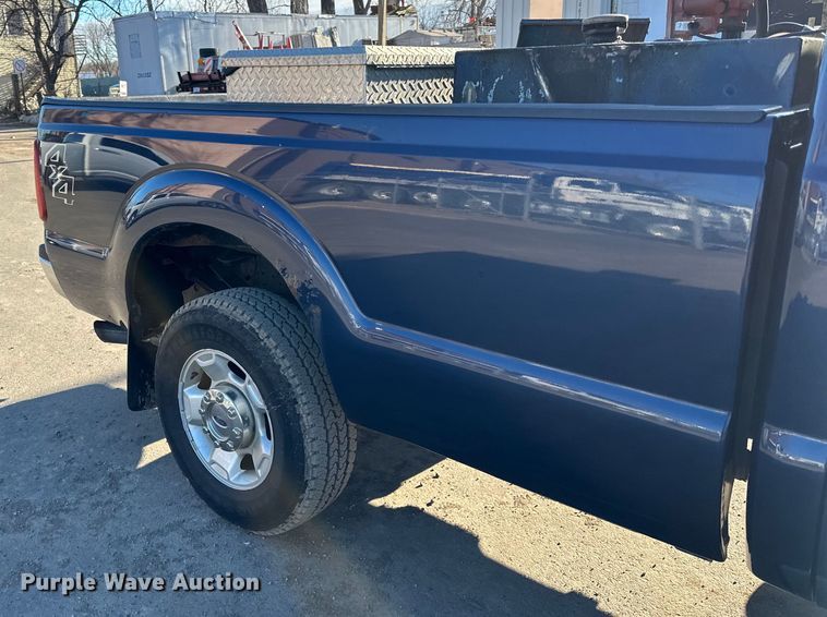 image for item DQ0695 2012 Ford F250 SuperCab pickup truck