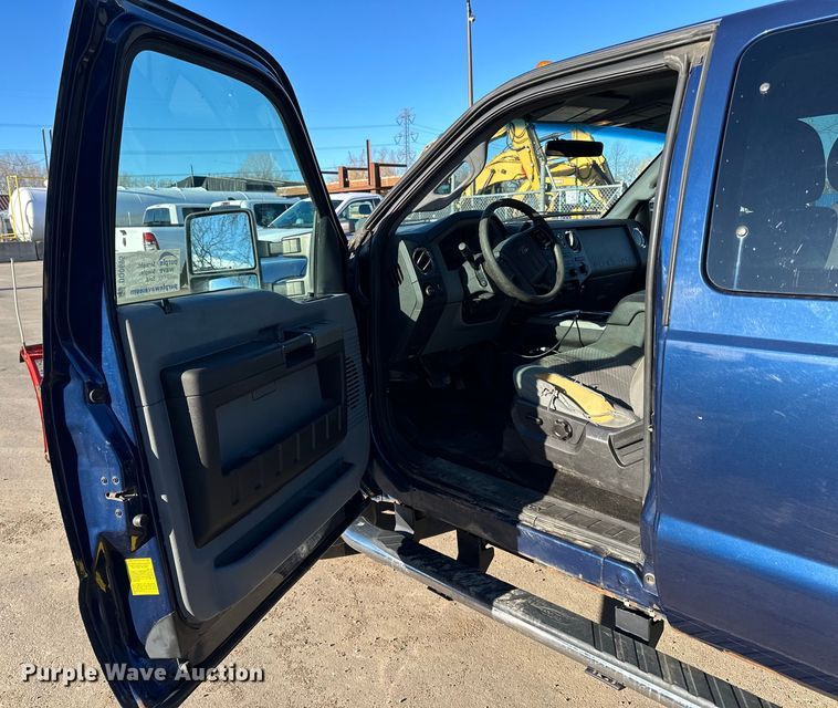 image for item DQ0695 2012 Ford F250 SuperCab pickup truck