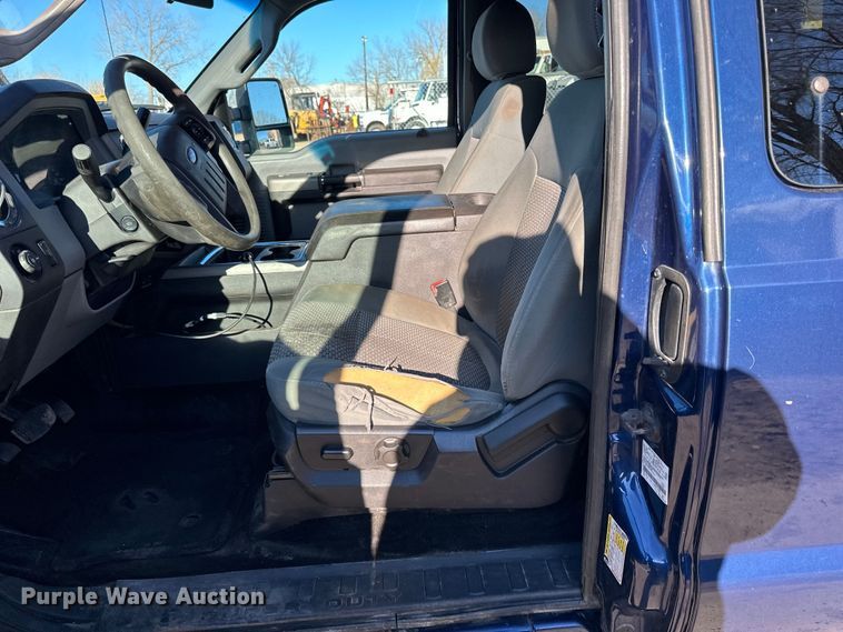 image for item DQ0695 2012 Ford F250 SuperCab pickup truck