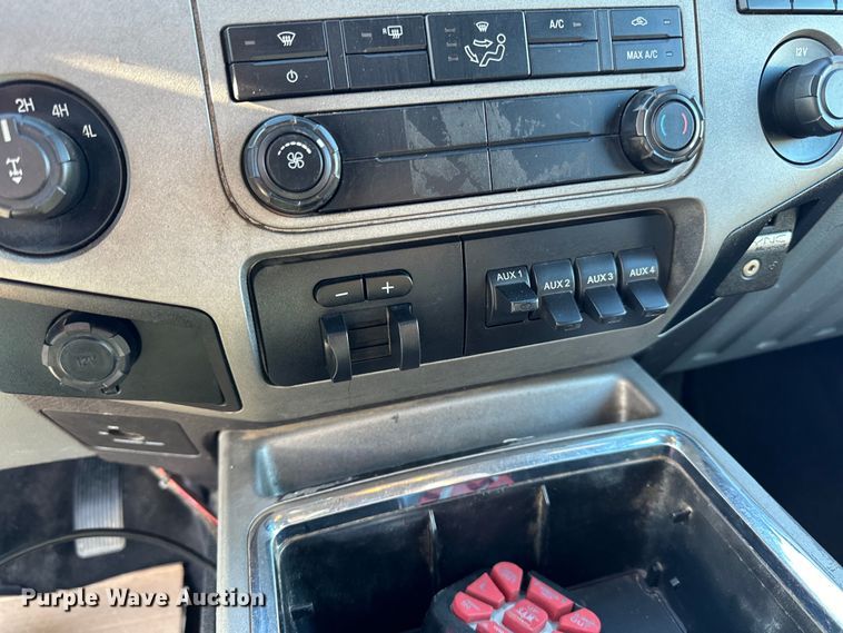 image for item DQ0695 2012 Ford F250 SuperCab pickup truck