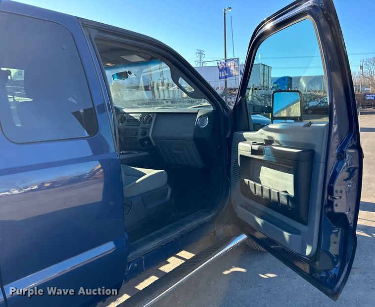 image for item DQ0695 2012 Ford F250 SuperCab pickup truck