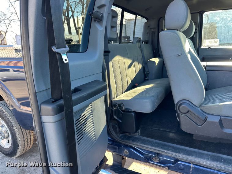 image for item DQ0695 2012 Ford F250 SuperCab pickup truck