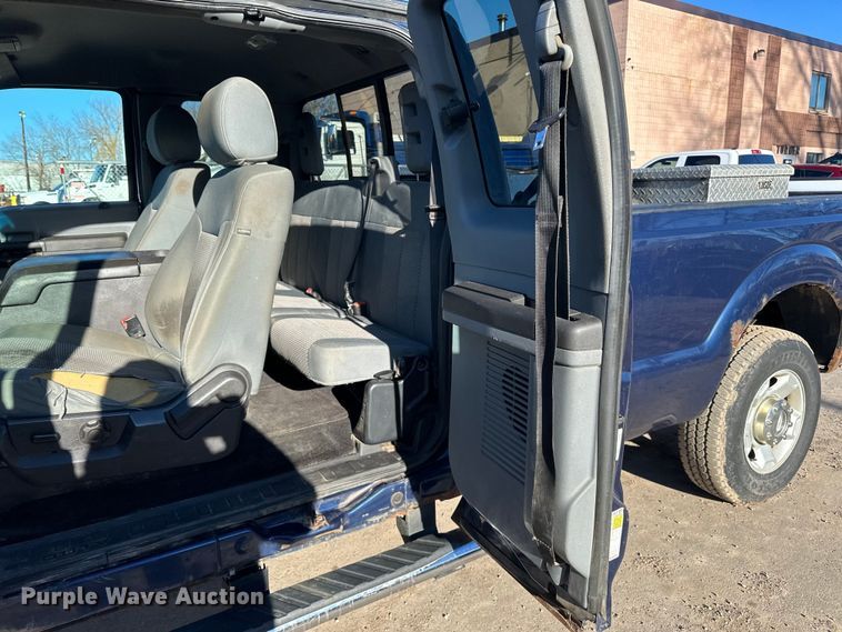 image for item DQ0695 2012 Ford F250 SuperCab pickup truck