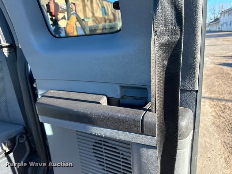 image for item DQ0695 2012 Ford F250 SuperCab pickup truck