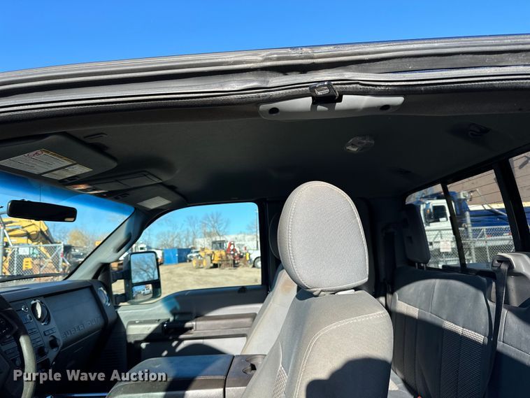 image for item DQ0695 2012 Ford F250 SuperCab pickup truck