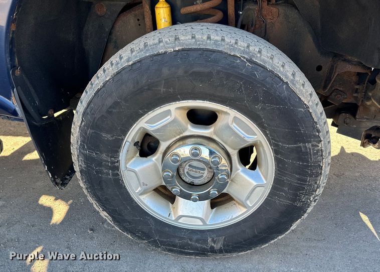 image for item DQ0695 2012 Ford F250 SuperCab pickup truck