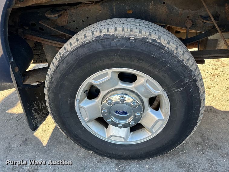 image for item DQ0695 2012 Ford F250 SuperCab pickup truck