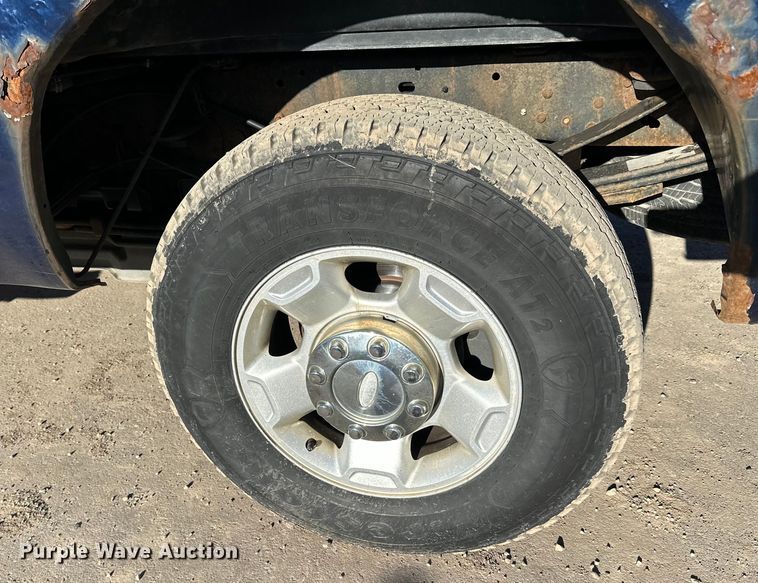 image for item DQ0695 2012 Ford F250 SuperCab pickup truck