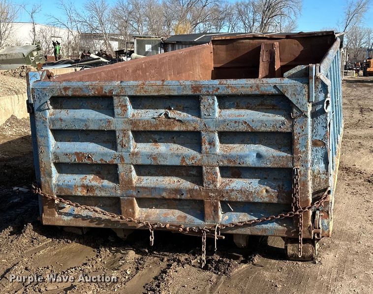 image for item DQ0697 Roll-off dumpster