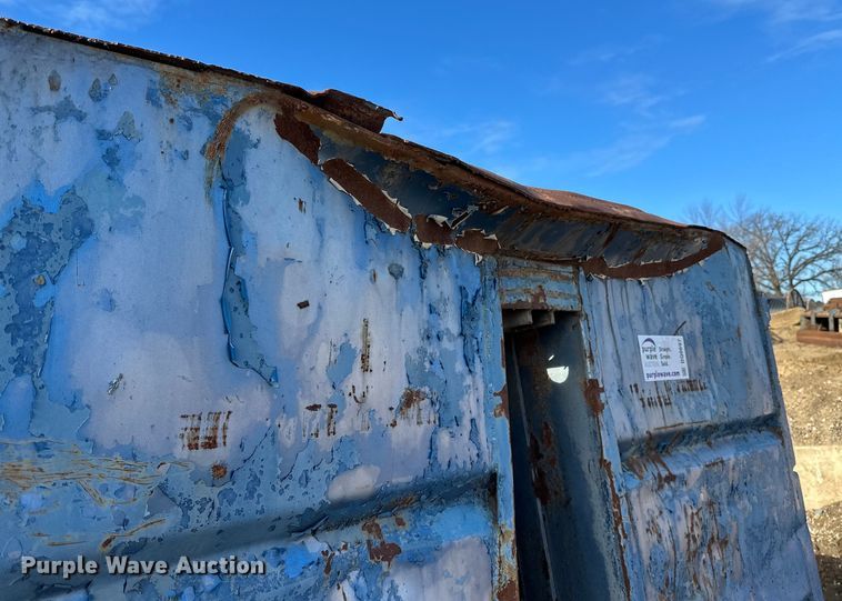 image for item DQ0697 Roll-off dumpster