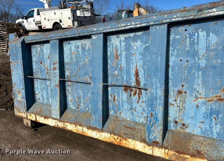 image for item DQ0697 Roll-off dumpster