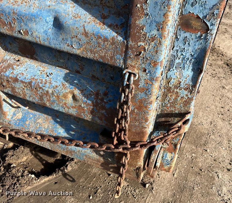 image for item DQ0697 Roll-off dumpster