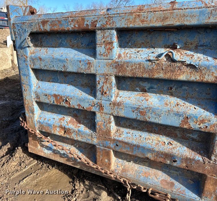 image for item DQ0697 Roll-off dumpster