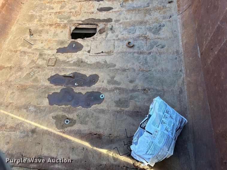 image for item DQ0697 Roll-off dumpster