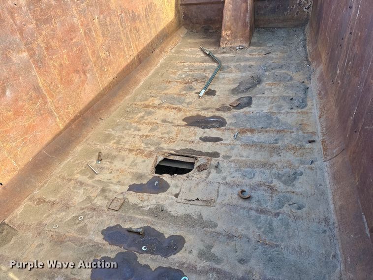 image for item DQ0697 Roll-off dumpster