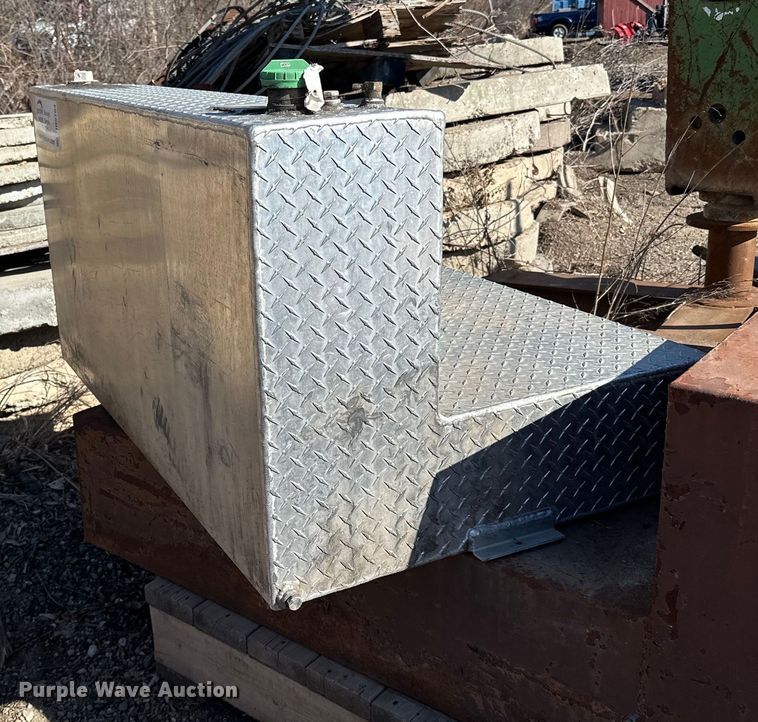 image for item DQ0703 Auxiliary fuel tank 