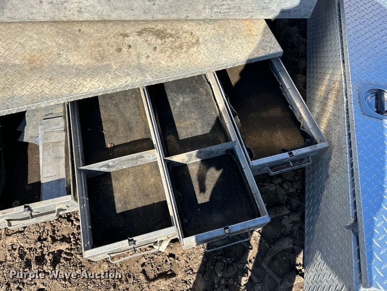 image for item DQ0707 (3) toolboxes