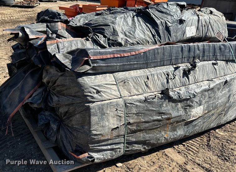 image for item DQ0710 Approx. 45 silt logs