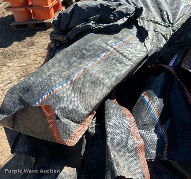 image for item DQ0710 Approx. 45 silt logs