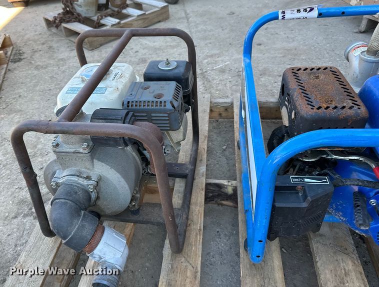 image for item DQ0718 (2) Pumps