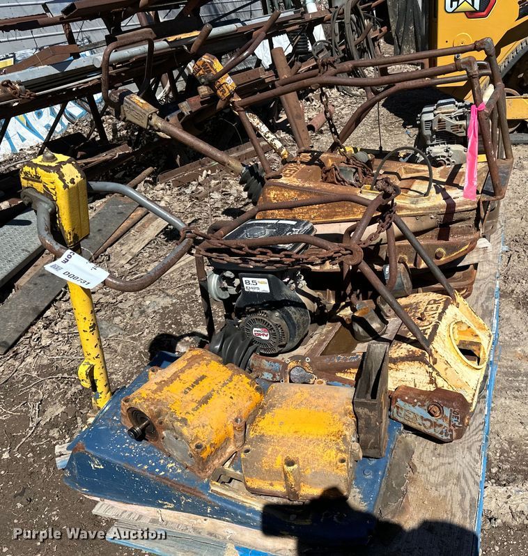 image for item DQ0731 Wacker plate compactor parts
