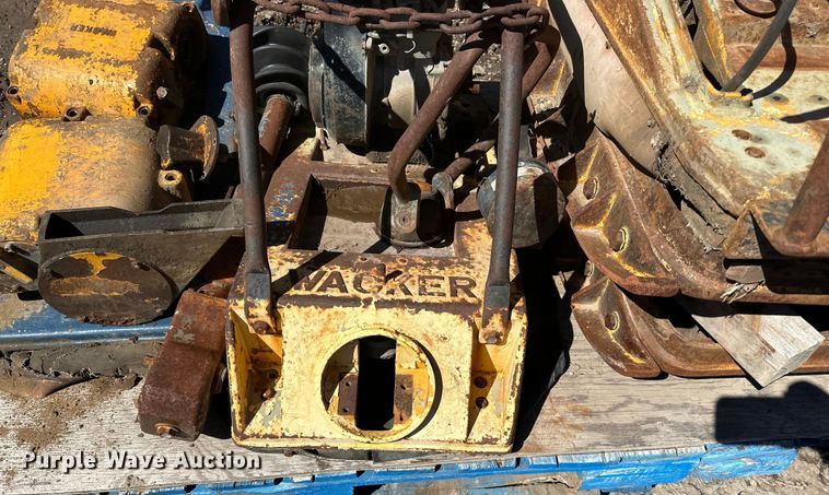 image for item DQ0731 Wacker plate compactor parts