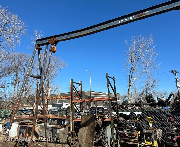 image for item DQ0735 A-frame hoist