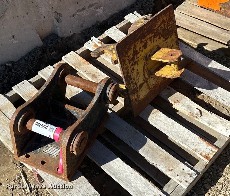 image for item DQ0736 (2) quick couplers 