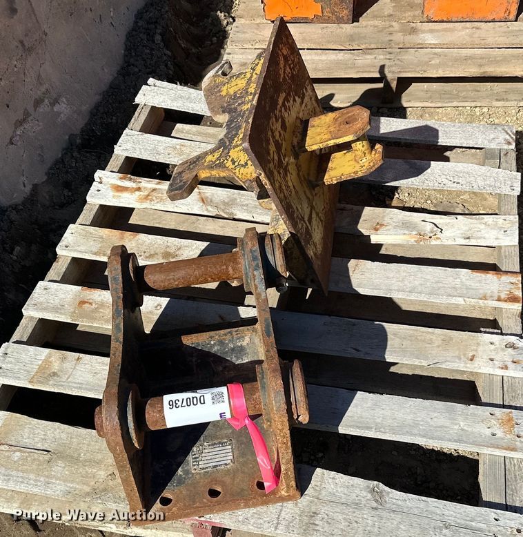 image for item DQ0736 (2) quick couplers 