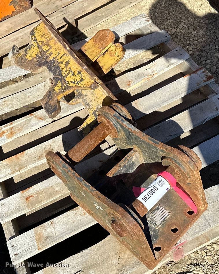 image for item DQ0736 (2) quick couplers 