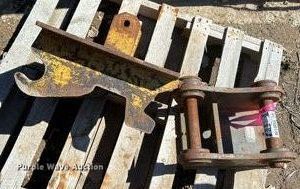 image for item DQ0736 (2) quick couplers 