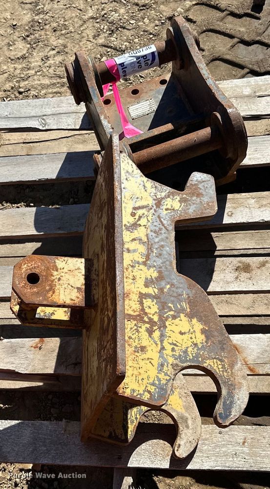 image for item DQ0736 (2) quick couplers 