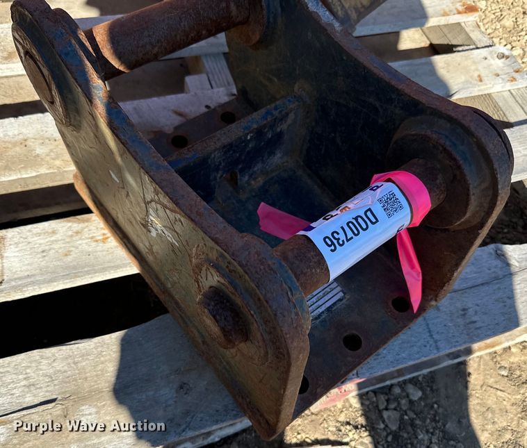 image for item DQ0736 (2) quick couplers 