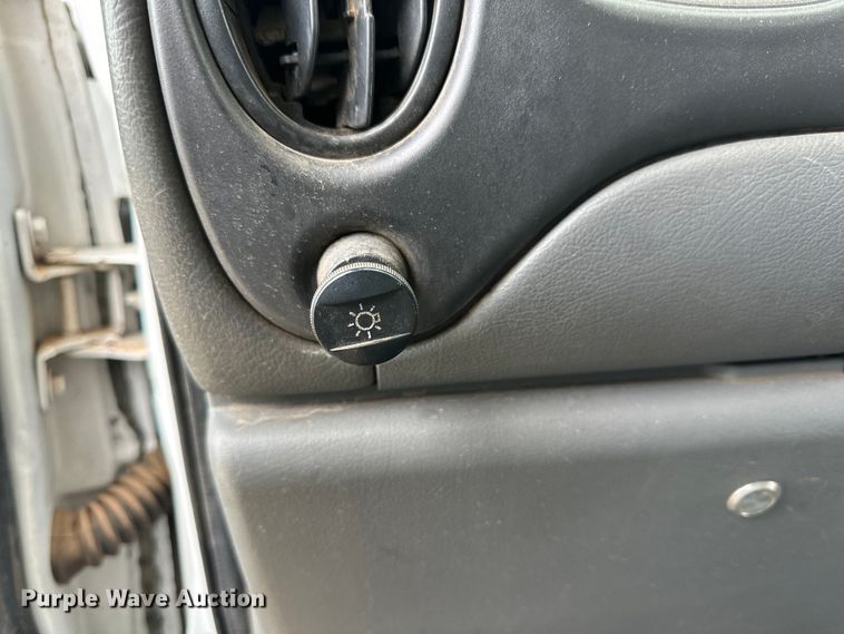 image for item DG4344 2006 Ford E450 shuttle bus