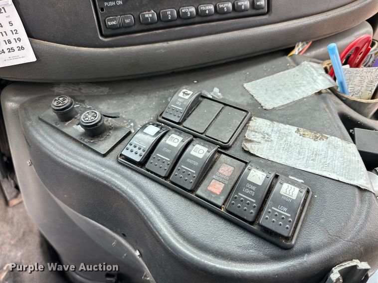 image for item DG4344 2006 Ford E450 shuttle bus