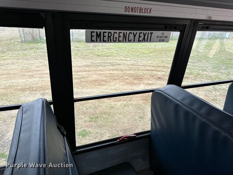 image for item DG4344 2006 Ford E450 shuttle bus