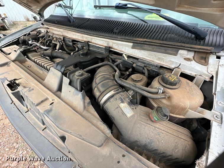 image for item DG4344 2006 Ford E450 shuttle bus